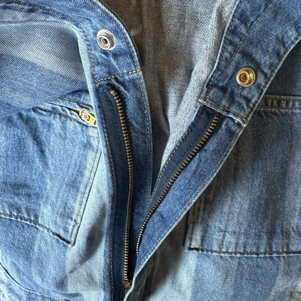 Vintage Lee short Union-Alls Size Small Hints of Blue stripes Size Small